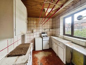 Kitchen- click for photo gallery